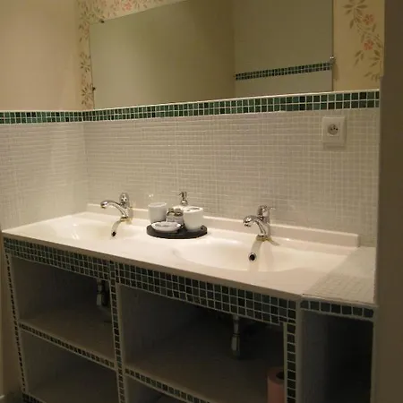 Le Castel Du Mont Boise Guest house Montboucher-sur-Jabron