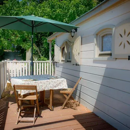Guest house Le Castel Du Mont Boise