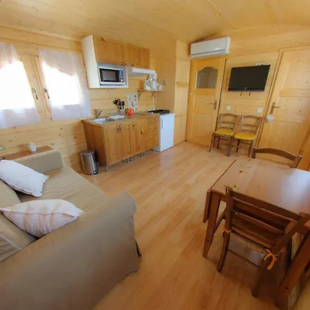 Le Castel Du Mont Boise Guest house Montboucher-sur-Jabron